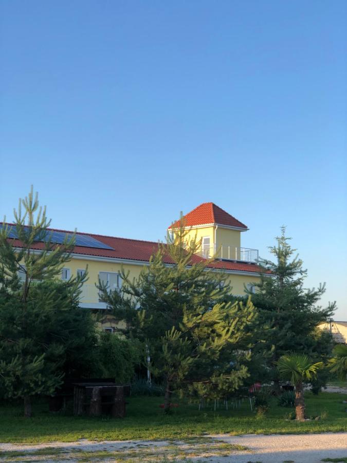 Holiday Centrum Zatec  Luaran gambar