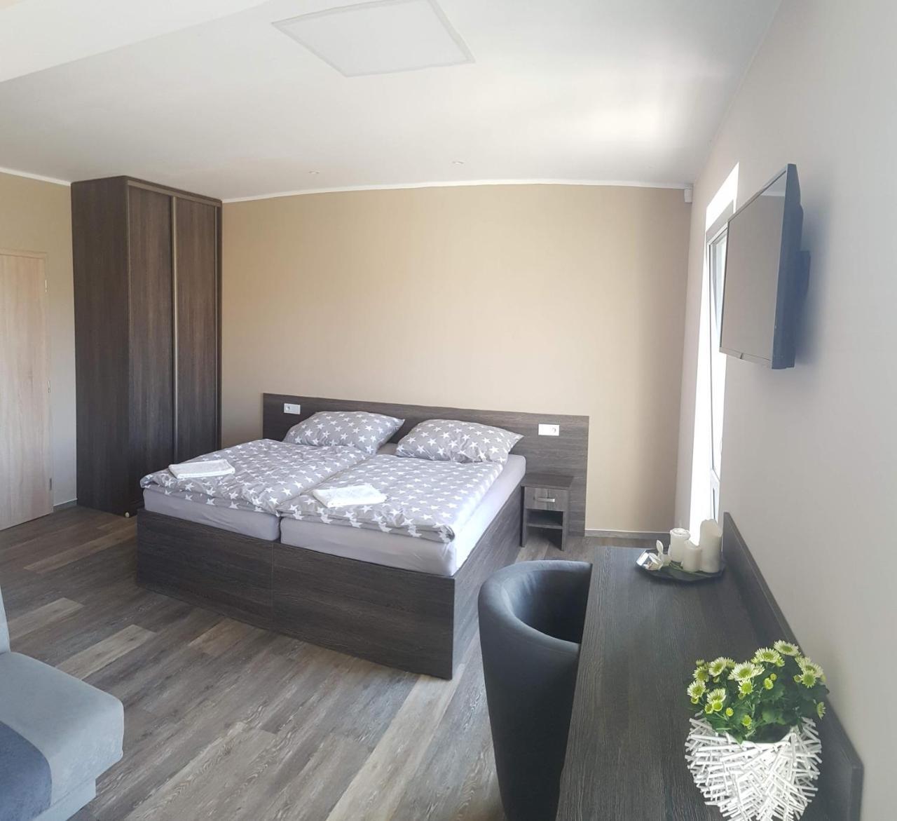 Holiday Centrum Zatec  Luaran gambar